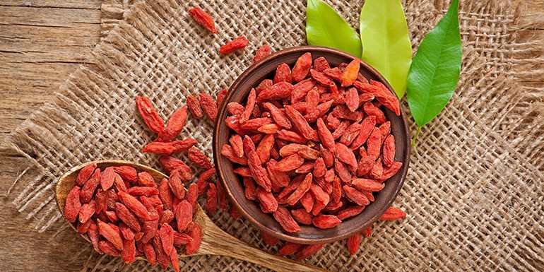 Jagody goji – jak jeść i z czym smakują najlepiej?